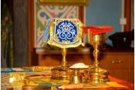У ПЦУ повідомили, що коронавірус не передається через причастя