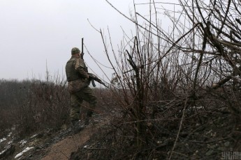 На Донбасі окупанти обстріляли українські позиції із мінометів і гранатометів