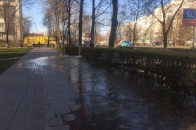 У Луцьку через прорив каналізації залило проспект (відео)