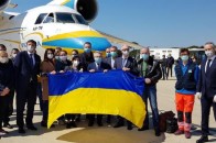 Українські медики прибули до Італії боротися з коронавірусом (фото)