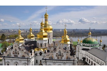 Закликали ходити до церкви та не боятися хвороби: московські священники Києво-Печерської лаври захворіли на коронавірус