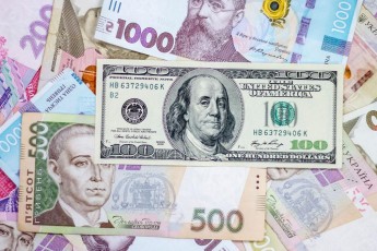 Долар зупинився на новій позначці: курс валют на 7 квітня