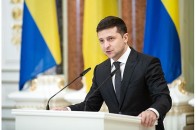 Власні тест-системи та маски: Зеленський звернувся до українців через посилення карантину (відео)