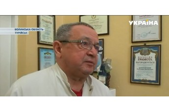 Хірург з Волині врятував багатодітного батька, якому потяг відтяв ноги (відео)