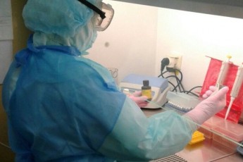 Волинські вірусологи показали, як тестують на коронавірус (відео)