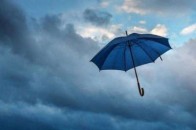 Пориви вітру та дощ: на Волинь суне негода