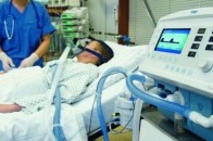 Двох хворих на COVID-19 волинян, котрі у важкому стані, транспортують до Луцька