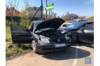 У місті на Волині зіткнулися Mercedes та Volkswagen (фото)