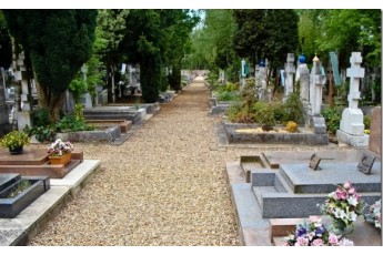 У поминальні дні муніципали та поліція патрулюватимуть кладовища Луцька