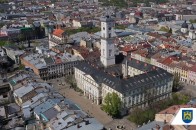 Садовий оголосив про скорочення понад 180 працівників міськради Львова