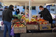 Кабмін дозволив відкрити продовольчі ринки
