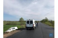 На Волині автомобіль на швидкості злетів в кювет (фото)