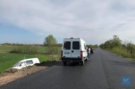 На Волині п'яний чоловік за кермом мінівена злетів у кювет: деталі аварії (відео)