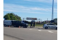 У Луцьку на кільці мікроавтобус протаранив Jeep (фото)