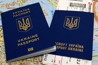 Повідомили, чи зможуть українці подорожувати за безвізом після карантину