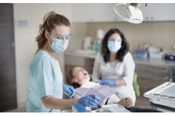Послаблення карантину: стоматологічні клініки працюють за новими правилами