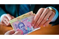 Хто під час пандемії коронавірусу отримає 100% набавки до зарплати (перелік професій)