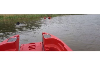 На дні озера у Польщі знайшли тіла двох молодих українців