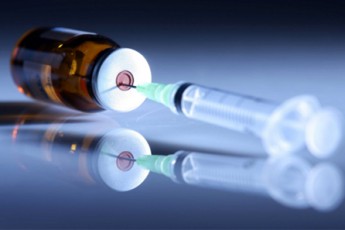 Китайська вакцина від коронавірусу може з’явитися на ринку до кінця 2020