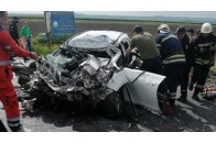 Молода сім’я розбилася в моторошній аварії, вижив тільки 3-річний хлопчик (фото)