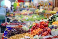 У Луцьку продуктові ринки та ярмарки не дотримуються карантинних норм