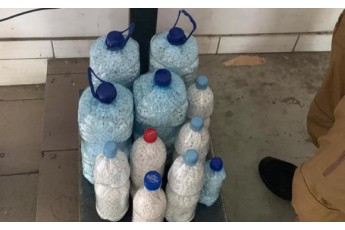 На Волинь намагалися провезти у пляшках понад 20 кілограмів пігулок (фото)