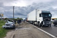 Машину роздерло разом із тілом: на об’їзній сталася страшна аварія, момент потрапив на відео