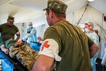На Донбасі внаслідок обстрілів поранені двоє військових