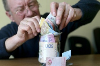 В Україні автоматично припинять виплачувати пенсії: кого це стосується