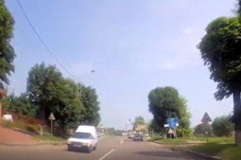 У Луцьку патрульні спіймали водія-порушника (відео)