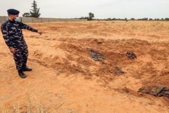 Російські найманці у Лівії заживо палили та ховали людей: військові знайшли чимало поховань