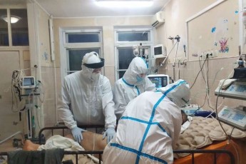 Смертність від коронавірусу: Україна вразила місячним показником