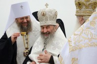 Свято в Онуфрія і в коронавірусу: у Лаврі натовп вірян і священників без масок (відео)