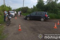 У місті на Волині мотоцикліст влетів у легковик, є постраждалі