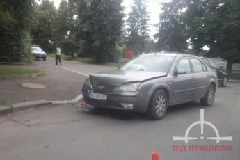Аварія у Луцьку: два автомобілі не поділили дорогу (фото)