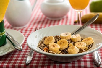 Назвали найкорисніший сніданок: наситить і допоможе схуднути