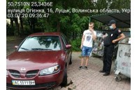 У Луцьку чоловік зі свого авто підкидав будівельне сміття у контейнери