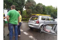 На проспекті Перемоги у Луцьку зіткнулися легковик та бус (фото)