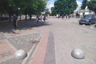 Обмежений в'їзд транспорту: у центрі Луцька запрацював болард (фото)
