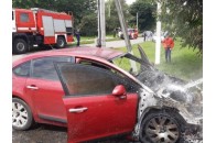 У селі Луцького району горів легковик (відео)