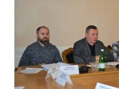 Чиновник, після застілля у кабінеті голови Волинської ОДА, втікав від журналістів (відео)