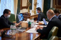 Зеленський закликав не продовжувати карантин більше, ніж на місяць