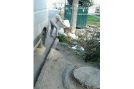 Лучани влаштували сміттєзвалище біля контейнера (фото)