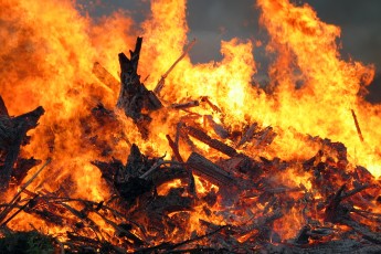 У селі на Волині вогонь знищив частину господарської будівлі