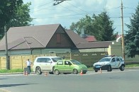У Луцьку на кільці зіткнулися дві автівки