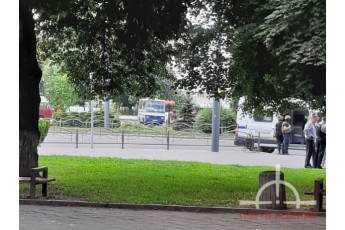 Терорист, який взяв у заручники автобус із людьми у Луцьку висунув нові вимоги
