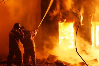 У Луцьку в адміністративному будинку сталась пожежа, вогонь знищив документи