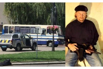 Вибачився та роздав долари: як луцький терорист Кривош виходив з автобуса та здавався правоохоронцям (відео)