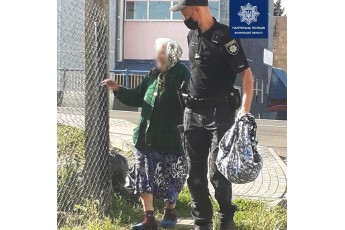 У Луцьку 99-річна жінка систематично робить спроби втекти з дому