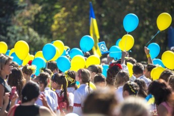 Населення України стрімко скорочується: у Держстаті оприлюднили оновлені дані
